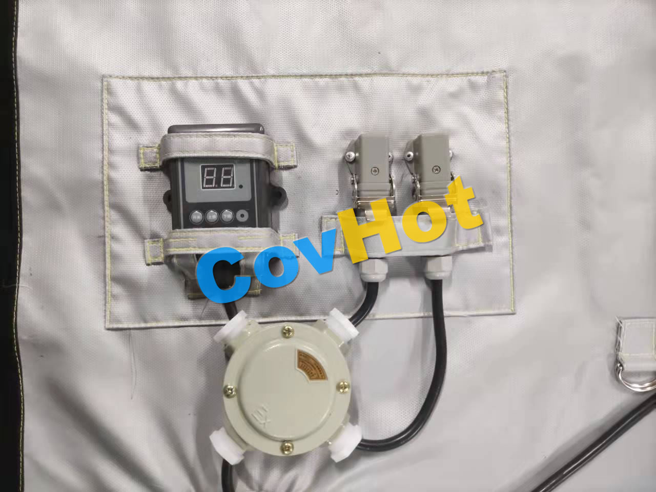 電伴熱<a href=http://www.d1725.cn/e/tags/?tagname=%E4%BF%9D%E6%B8%A9%E5%A5%97 target=_blank class=infotextkey>保溫套</a>